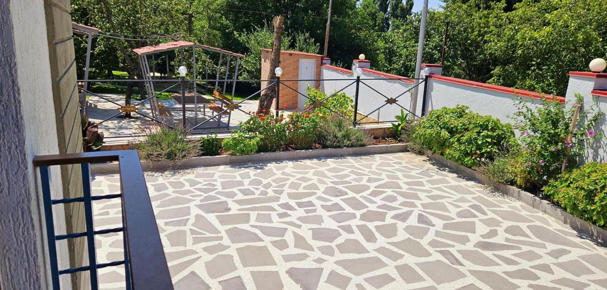 Sierra Hotel Tbilisi Exteriör bild