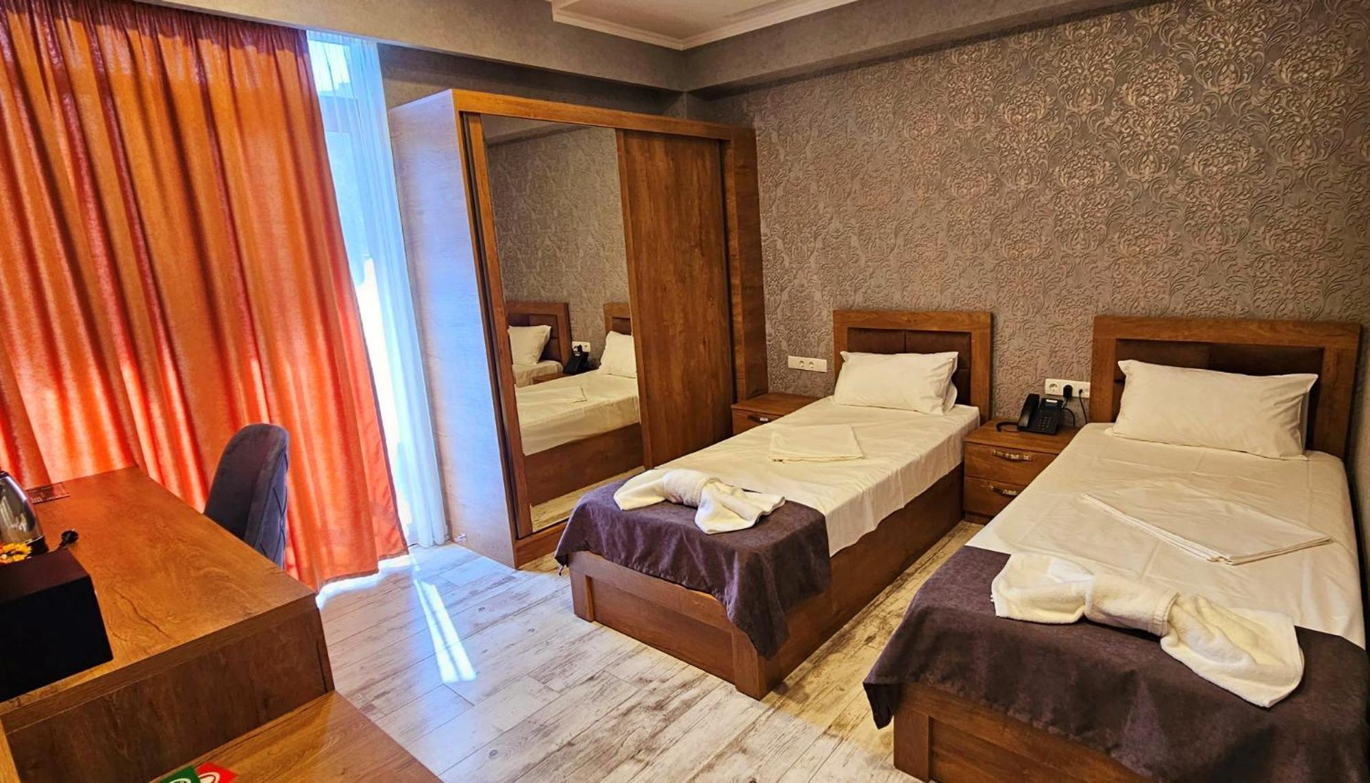 Sierra Hotel Tbilisi Exteriör bild