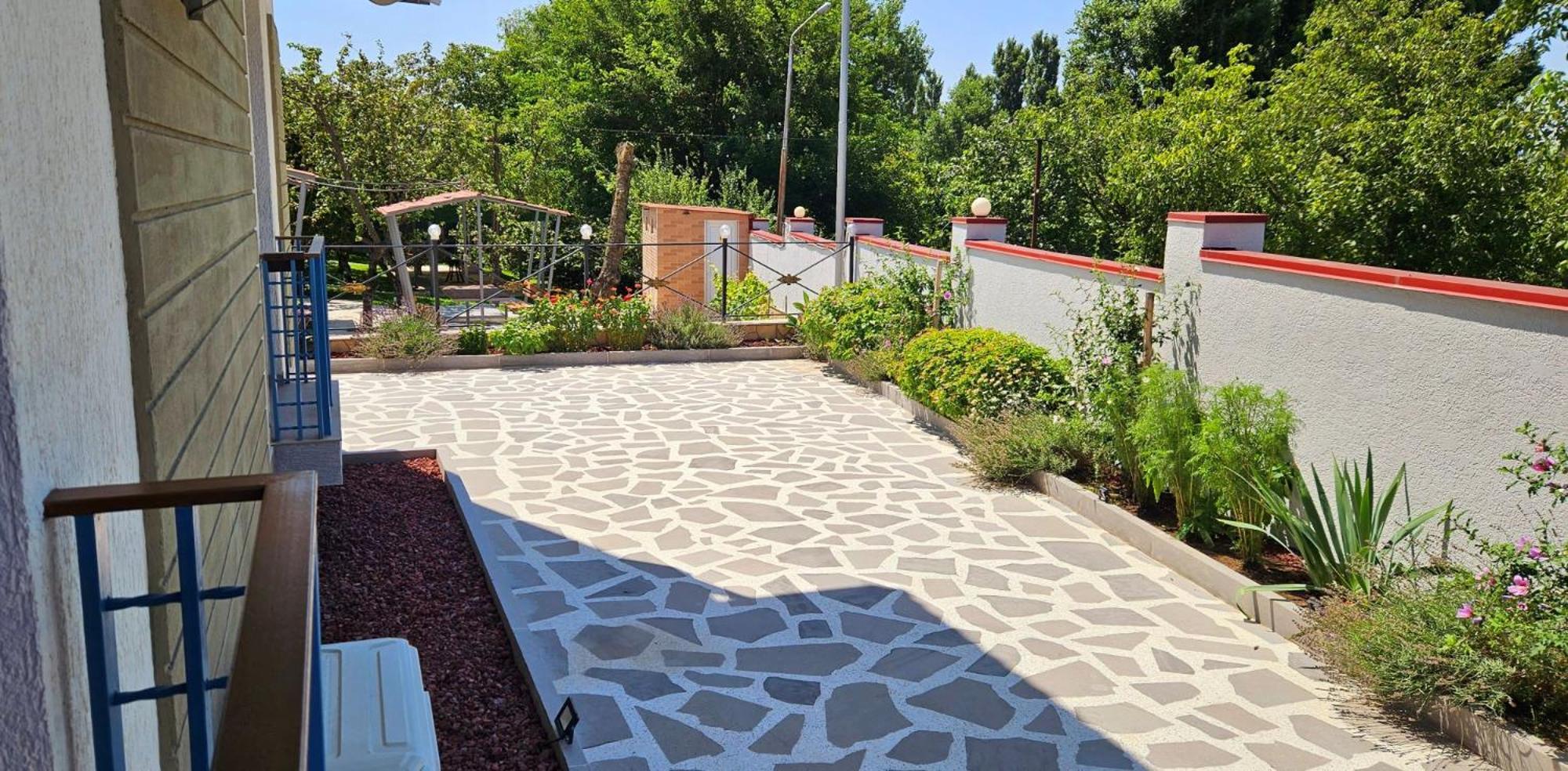 Sierra Hotel Tbilisi Exteriör bild